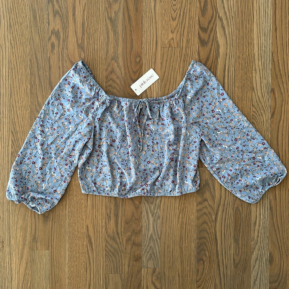 Pink Rose Crop Top sz Medium Women’s Blue Floral 3/4 Sleeve Off Shoulder Cute